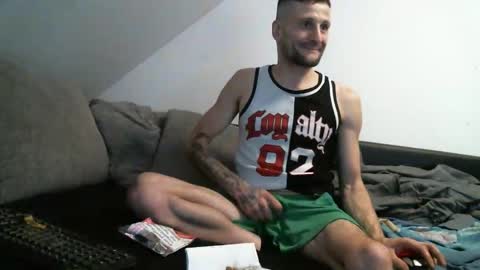 Snapshot of dresdenboy37 chatting on September 30, 4:50 pm Ronny online show from September 30, 4:50 pm