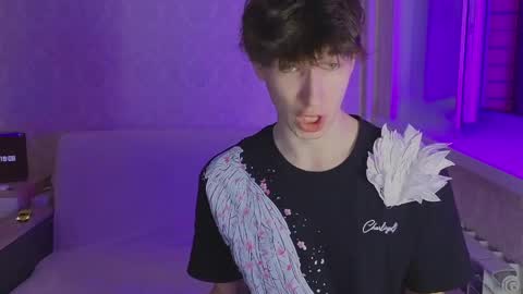 Mark online show from April 3, 3:08 pm