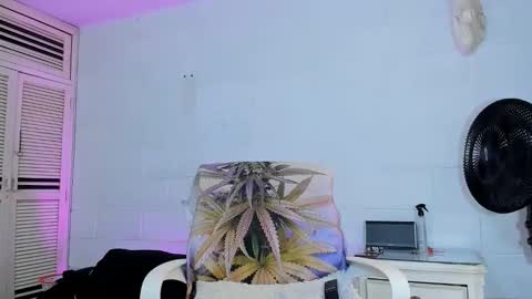 drippyorlove online show from March 16, 6:45 pm