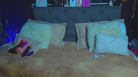 C E L E S T E  online show from February 6, 11:20 am