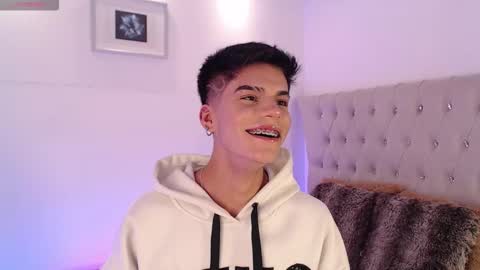 Dulcey online show from November 8, 4:48 am