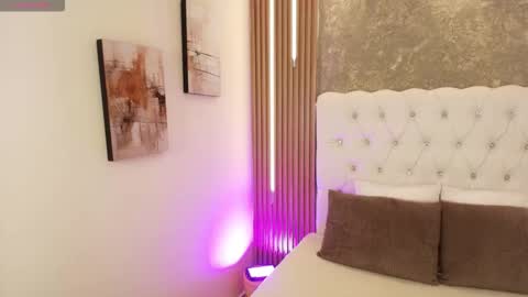 Dulcey online show from March 13, 11:30 pm