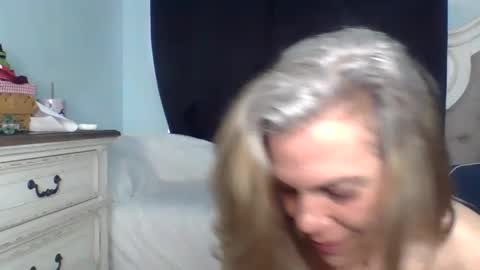 Erin online show from February 12, 8:50 pm