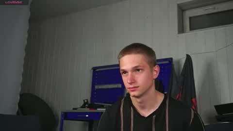 Dustyn online show from September 29, 4:17 pm