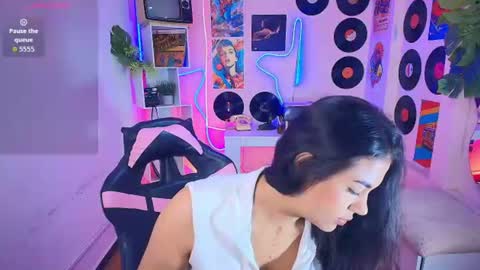 duulce_mia online show from July 6, 11:29 am