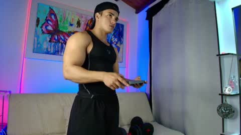 dwayne_esteven10 online show from June 20, 11:55 pm