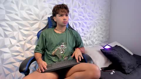 Dylan online show from October 25, 2:28 pm