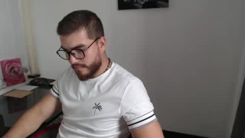 dylanhot10 online show from October 6, 9:32 pm