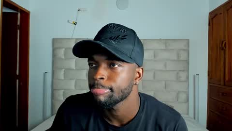 Dylan Taylor online show from February 18, 2:44 am