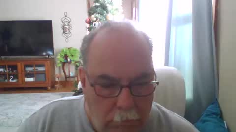 earl52 online show from December 3, 6:11 pm