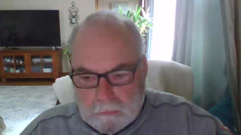 earl52 online show from March 31, 5:46 pm