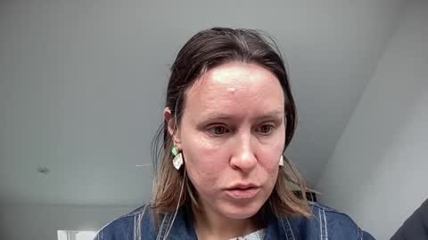 Nadia Ferreira  online show from November 3, 9:43 am