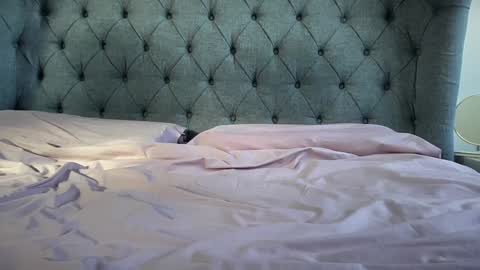 Nadia Ferreira  online show from November 17, 11:13 am