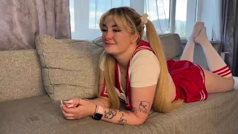 Snapshot of ebangelion chatting on September 10, 10:38 am Custom content and video calls are available as well online show from September 10, 10:38 am