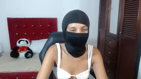 ebony_foxxx online show from March 26, 5:46 am