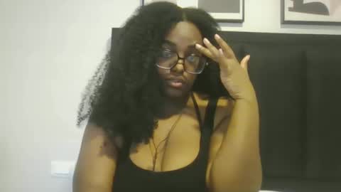 ebonybigtitqueen0 online show from April 4, 5:31 pm