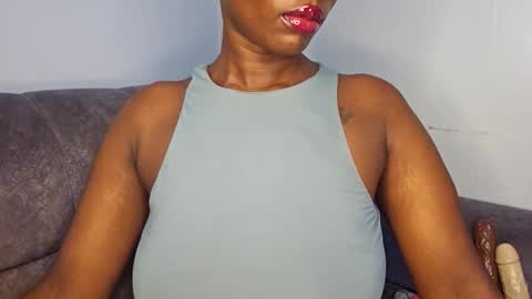 Ebony Melanie online show from December 15, 10:06 pm