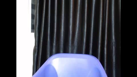 ebonyxxbae online show from December 1, 1:58 am