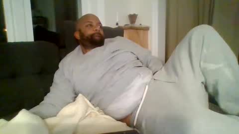 Snapshot of eddiejonez chatting on December 7, 4:48 am eddiejonez online show from December 7, 4:48 am