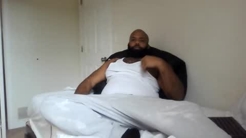 Snapshot of eddiejonez chatting on October 31, 4:18 pm eddiejonez online show from October 31, 4:18 pm