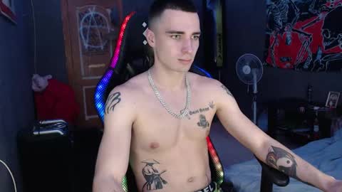Snapshot of eduard_loveee chatting on December 30, 3:02 pm Eduar online show from December 30, 3:02 pm