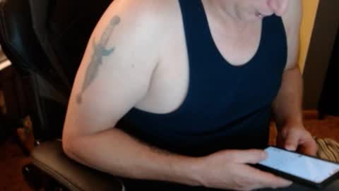 Snapshot of edwardaims_2please chatting on September 25, 4:52 am edwardaims_2please online show from September 25, 4:52 am
