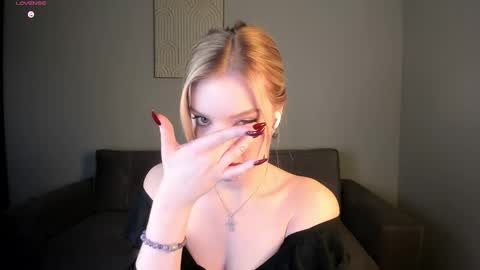 Effie online show from December 19, 3:29 pm