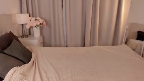 Effie Mur online show from February 27, 9:29 pm