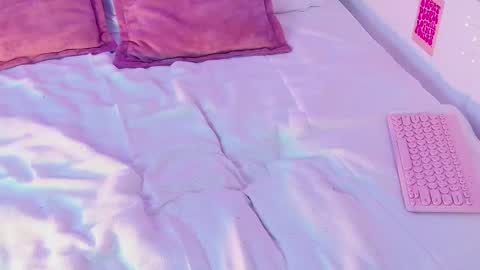 Snapshot of effyevans2 chatting on February 26, 4:08 am - new video where i CUM in BIO online show from February 26, 4:08 am
