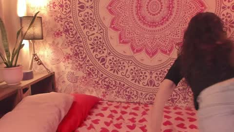 effy online show from January 7, 3:14 am