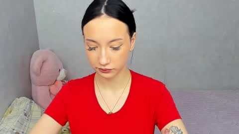 eileenmoores online show from March 11, 4:32 pm