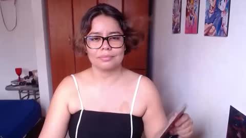 eimy_saenzz online show from November 19, 3:33 pm