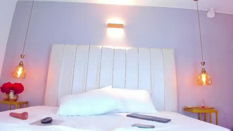 Eimy  online show from December 20, 7:55 am