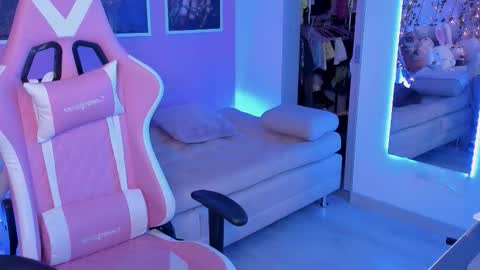 Ela online show from September 21, 6:39 am