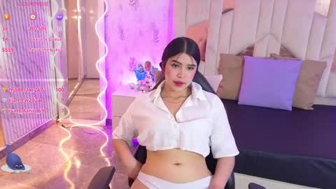 ela_tay1 online show from April 2, 7:21 pm