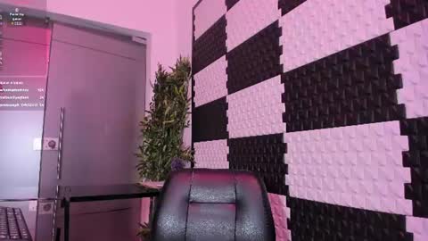 ElaineLaurent online show from June 25, 5:12 am