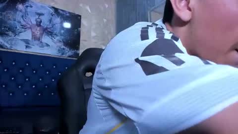 Elan Giralon online show from April 19, 10:01 pm