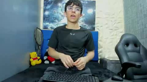 Elan Giralon online show from March 24, 11:44 pm