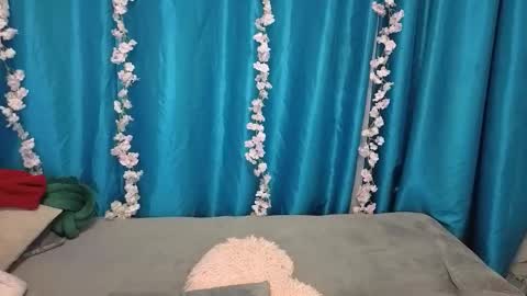 Snapshot of elannaria chatting on October 24, 4:19 pm Elanna online show from October 24, 4:19 pm