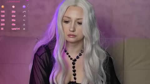 elarasable online show from November 21, 11:41 am