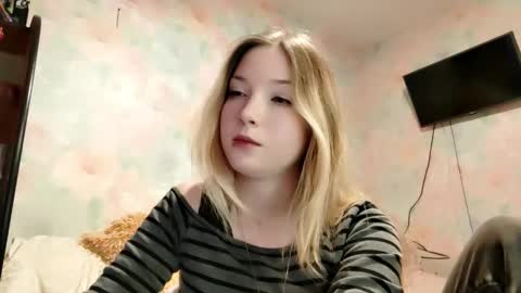 MIa online show from April 17, 11:01 am