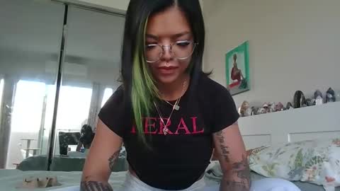 Azra online show from April 1, 11:23 pm