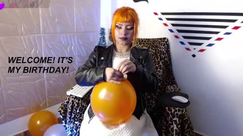 ELEKTRA  hii my birthday is tomorrow but I will celebrate it on Sunday Ill wait for you online show from December 1, 8:44 pm