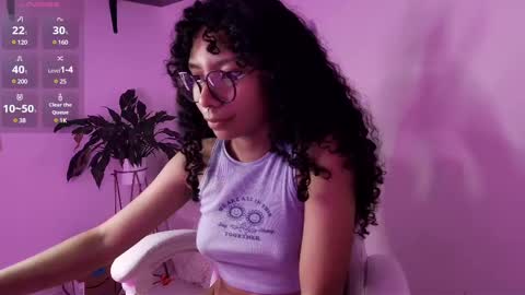 Snapshot of elektra_williams chatting on March 5, 12:38 am elektra_williams online show from March 5, 12:38 am