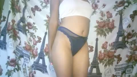 elenah013 online show from April 17, 7:22 am