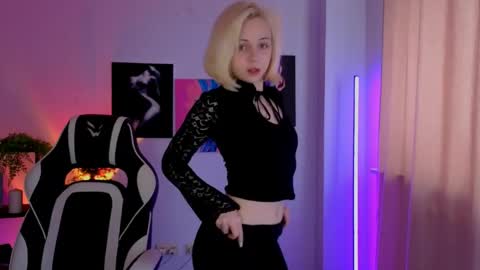 elenamonroe_ online show from April 20, 4:59 am