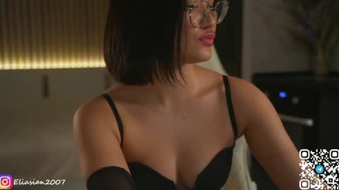 Eli  online show from April 18, 3:14 pm