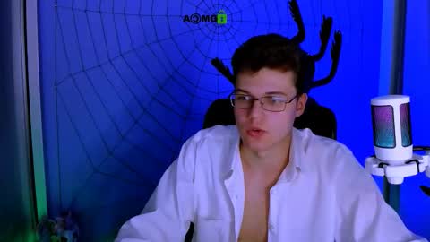 Snapshot of elian_flame chatting on October 23, 7:37 pm elian_flame online show from October 23, 7:37 pm