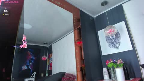 ---Elian--- online show from December 1, 1:03 am