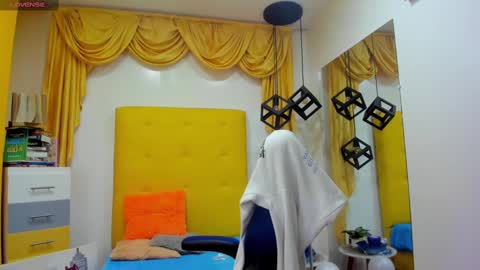 E L I A S online show from February 25, 9:53 am